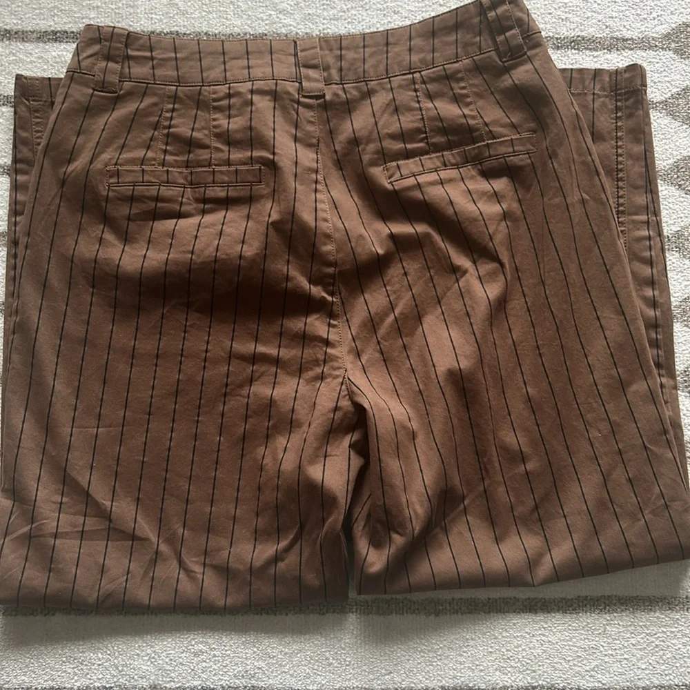 Pinstriped Mid Waist Straight Leg Crop Pants - Picture 2 of 4